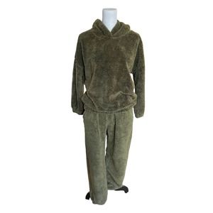 Meo Meli Green Fuzzy Matching Jogger Hoodie Set Size Small/Medium